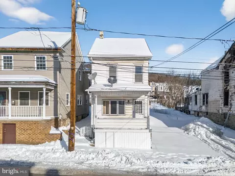 1039 W Arch St, Coal Township, PA 17866