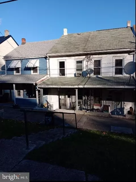 931 W Spruce St, Coal Township, PA 17866