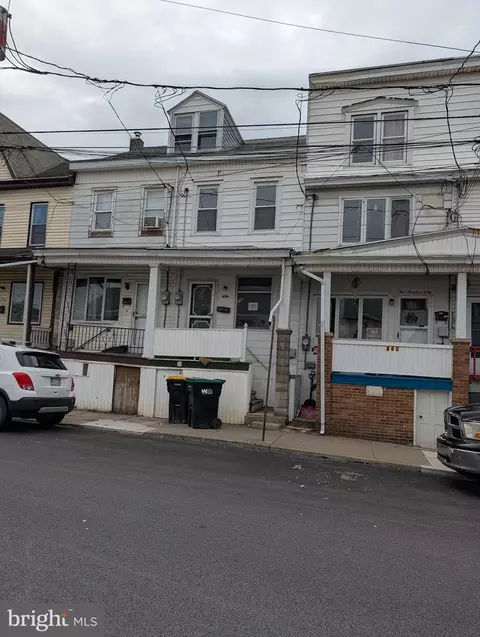 438 W 6th St, Mount Carmel, PA 17851