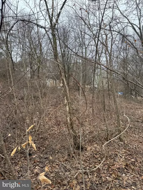 W Pine Street, Coal Township, PA 17866