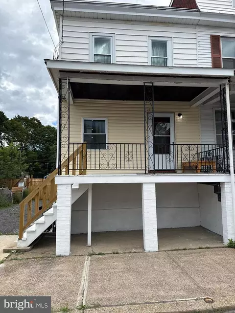 133 N Locust St, Mount Carmel, PA 17851