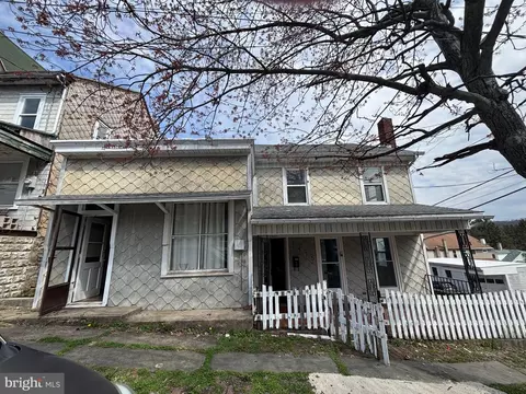 1473-1475 Pulaski Ave, Coal Township, PA 17866