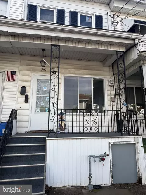 316 S Maple St, Mount Carmel, PA 17851