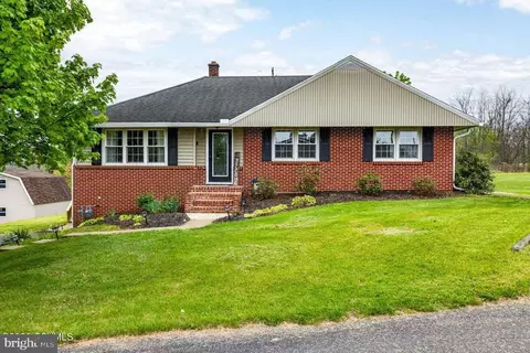 51 Harmon Ln, Watsontown, PA 17777