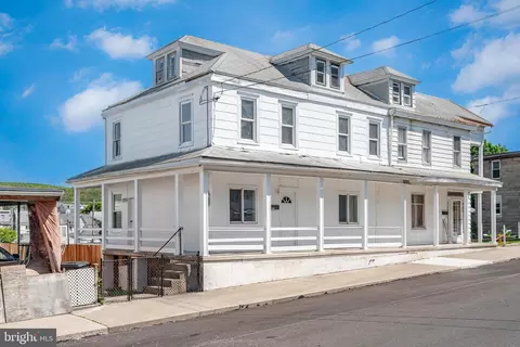335 W 6th St, Mount Carmel, PA 17851