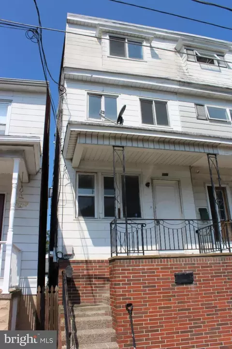 148 N Locust St, Mount Carmel, PA 17851