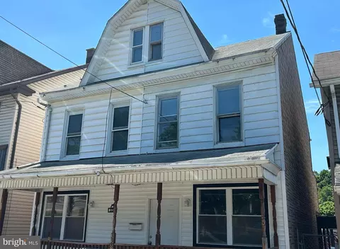 338 S Market St, Shamokin, PA 17872