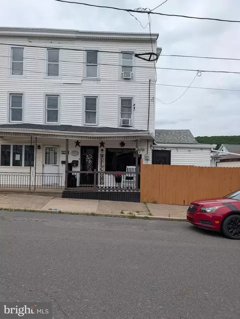 331 E 3rd St, Mount Carmel, PA 17851