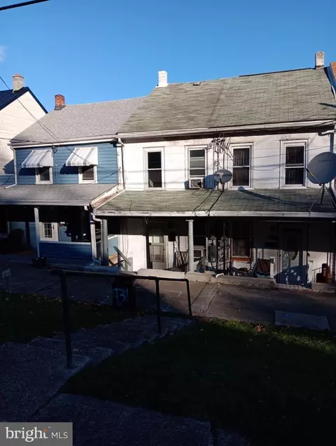 931 W Spruce St, Coal Township, PA 17866
