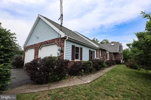 6 Tioga St, Elysburg, PA 17824