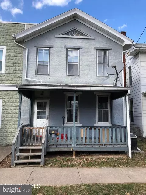 123 Center St, Milton, PA 17847
