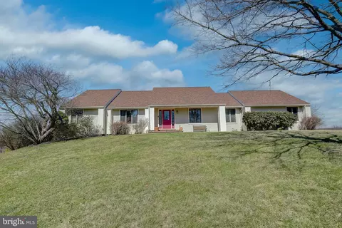 683 Edison Heights Rd, Sunbury, PA 17801