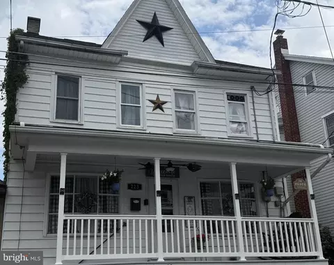 223 N Vine St, Shamokin, PA 17872