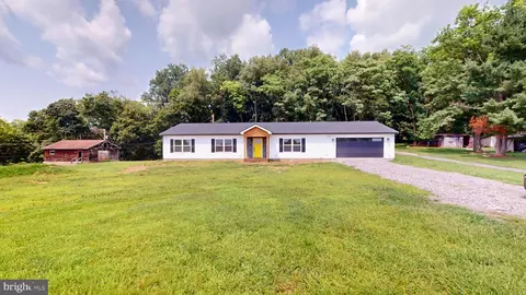 78 Dans Ln, Watsontown, PA 17777