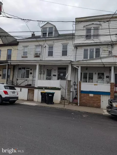 438 W 6th St, Mount Carmel, PA 17851