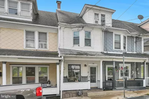 1452 W Walnut St, Coal Township, PA 17866