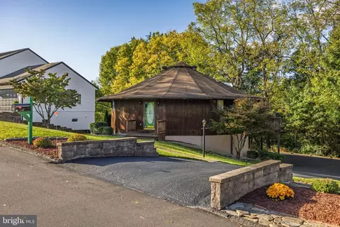 31 Old Orchard Rd, Milton, PA 17847
