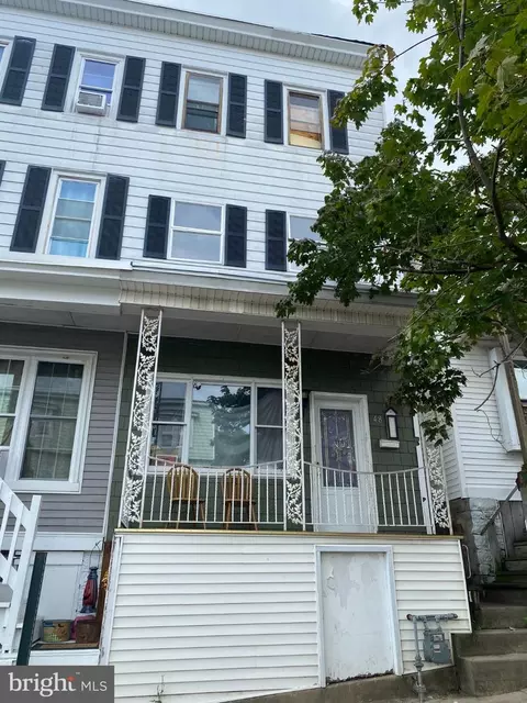 48 S Maple St, Mount Carmel, PA 17851