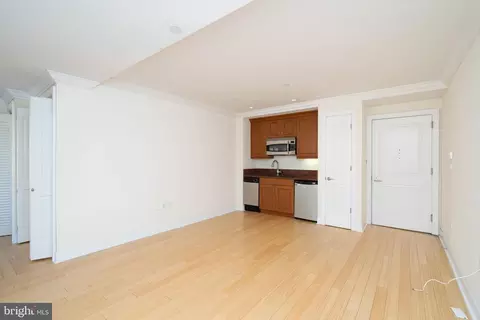 1701 15 Locust St #1417, Philadelphia, PA 19103