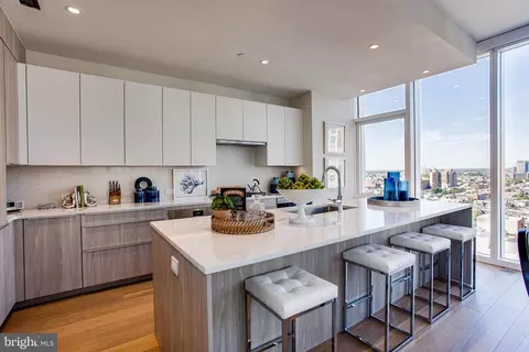 301 S Broad #801, Philadelphia, PA 19107
