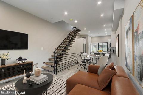 1843 Mountain St, Philadelphia, PA 19145