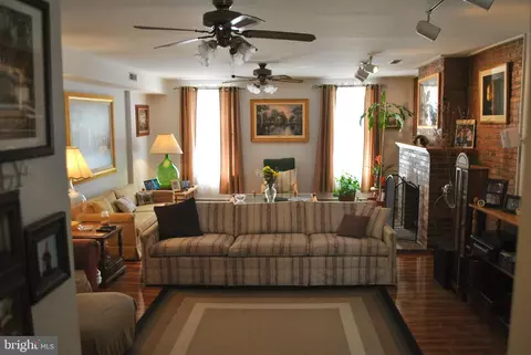 441 W Girard Ave, Philadelphia, PA 19123