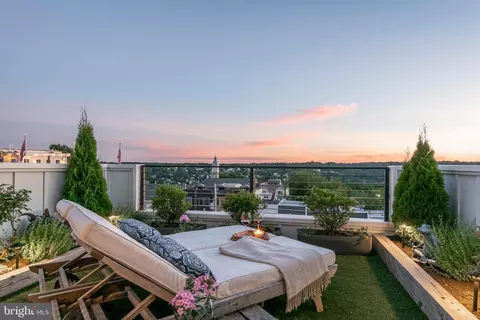 4734 Silverwood St, Philadelphia, PA 19128