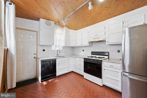 2523 S Juniper St, Philadelphia, PA 19148