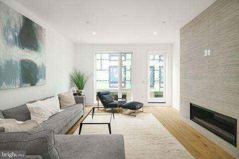1740 N Hope St #1, Philadelphia, PA 19122