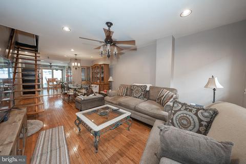 1108 Tree St, Philadelphia, PA 19148