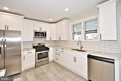 2934 Almond St, Philadelphia, PA 19134