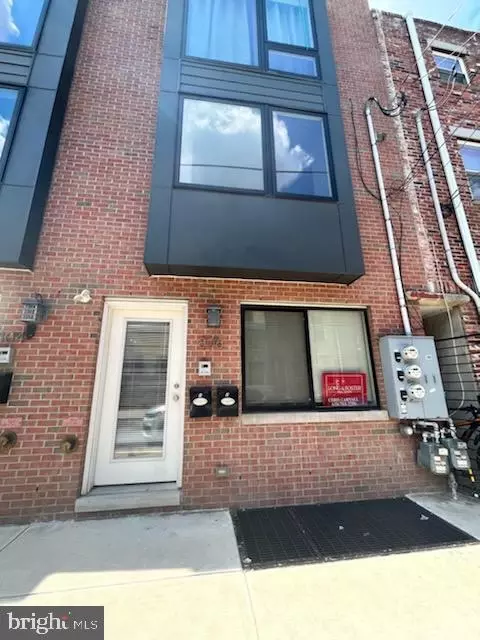 806 N 15th St #1, Philadelphia, PA 19130