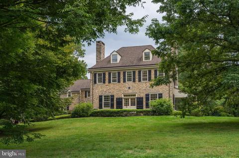 38 Summit St, Philadelphia, PA 19118