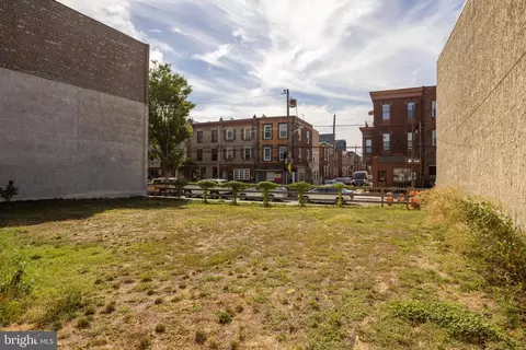 1435 S 8th St, Philadelphia, PA 19147