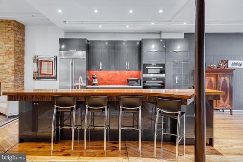 36 N Front St #1, Philadelphia, PA 19106