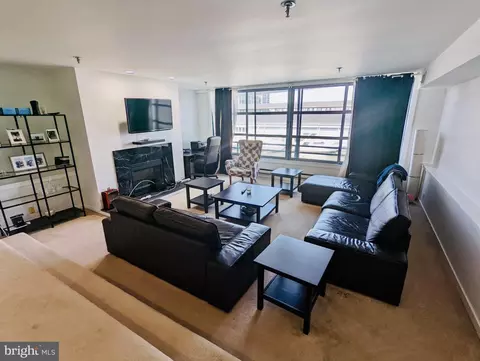 7 N Columbus Blvd #237, Philadelphia, PA 19106