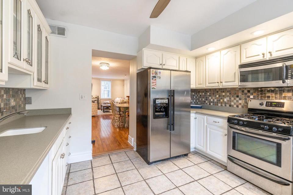  2436 Aspen St, Philadelphia, PA 19130 photo 8