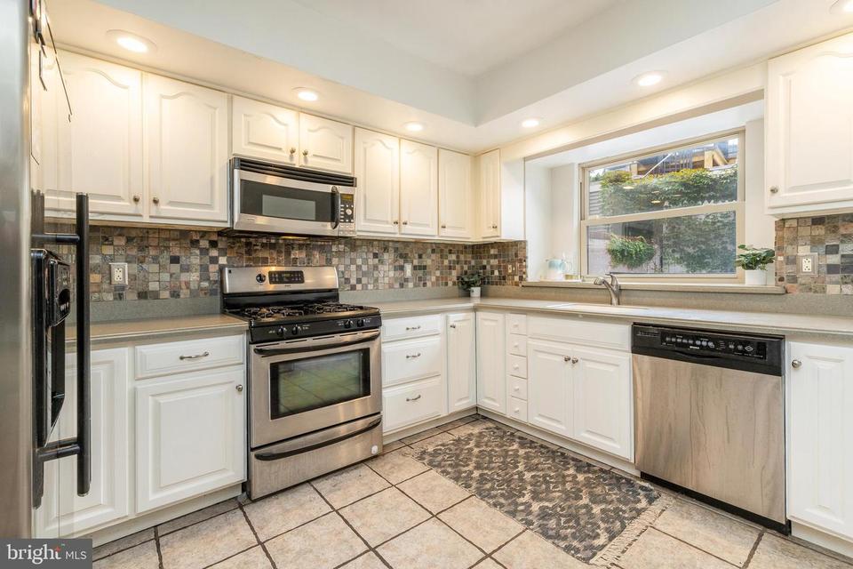  2436 Aspen St, Philadelphia, PA 19130 photo 9
