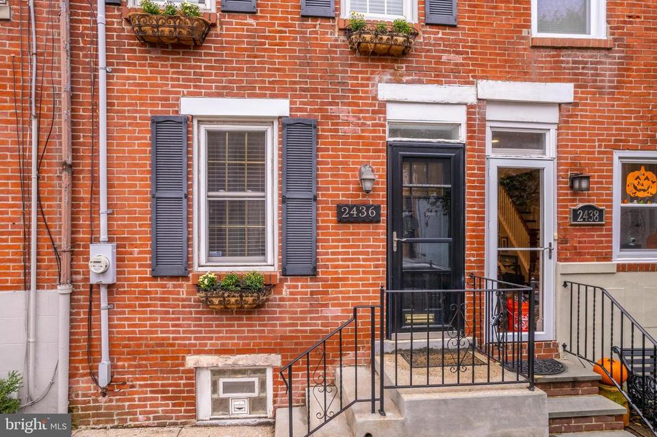  2436 Aspen St, Philadelphia, PA 19130 photo 2