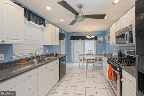 2417 S Rosewood St, Philadelphia, PA 19145