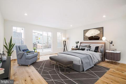 806 Moyer St, Philadelphia, PA 19125