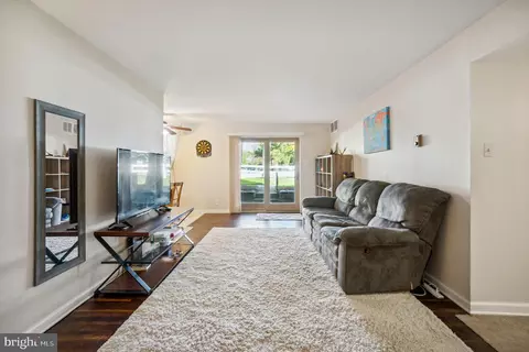 300 Byberry Rd #L5, Philadelphia, PA 19116
