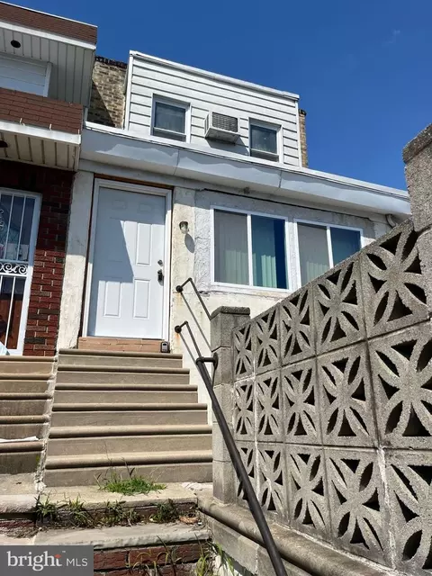 2931 S Robinson St, Philadelphia, PA 19142