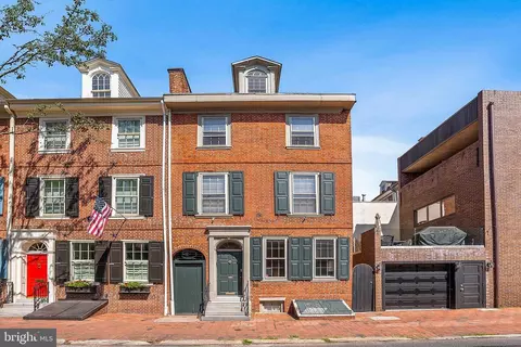 337 S 6th St, Philadelphia, PA 19106