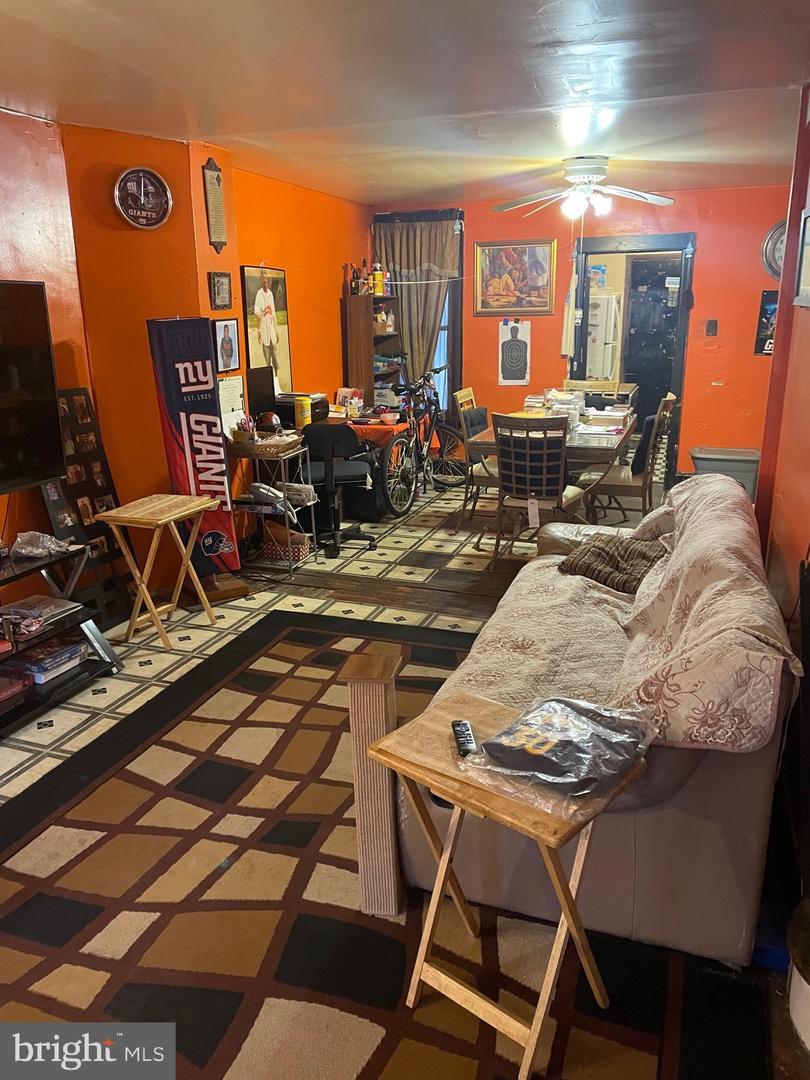  3125 Tasker St, Philadelphia, PA 19145 photo 2