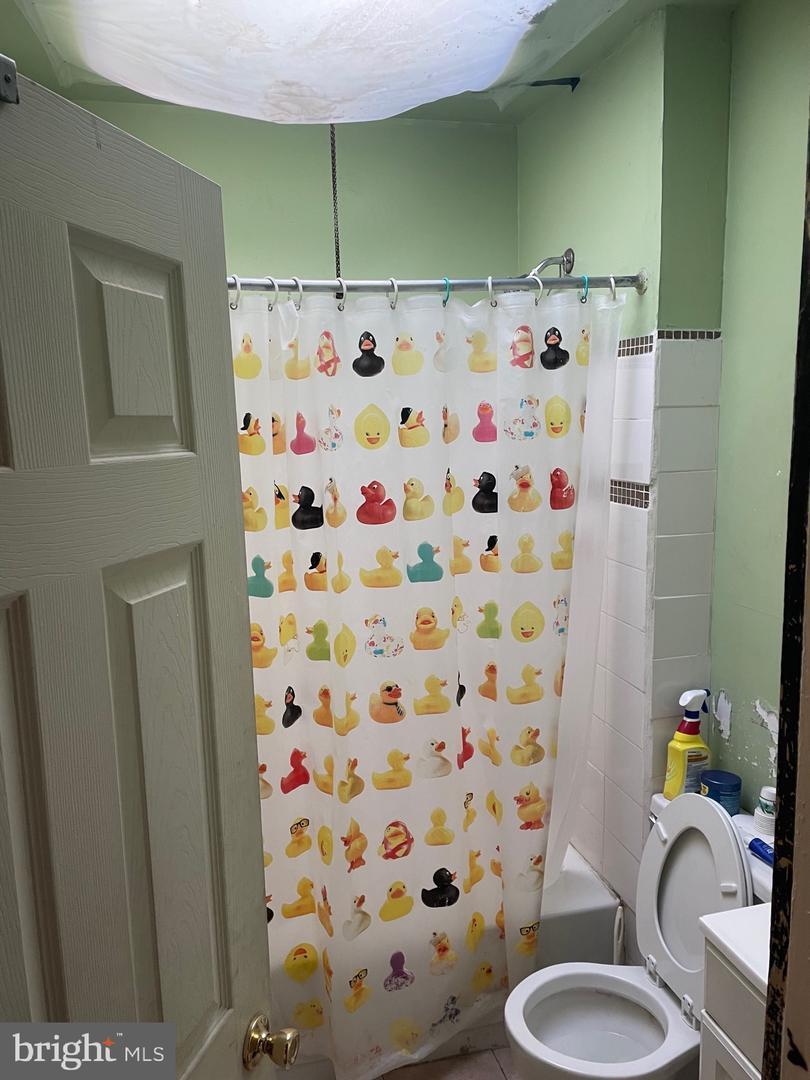  3125 Tasker St, Philadelphia, PA 19145 photo 6