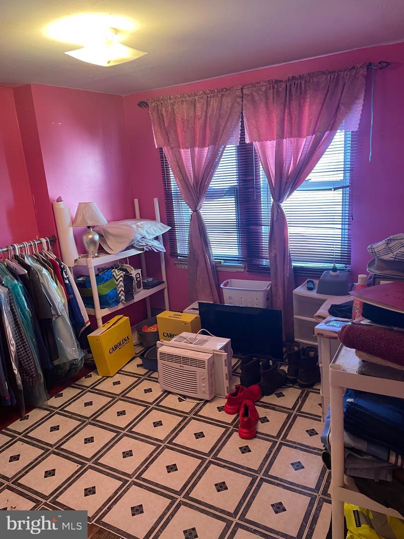  3125 Tasker St, Philadelphia, PA 19145 photo 5