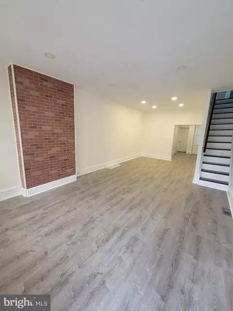 821 E Allegheny Ave, Philadelphia, PA 19134