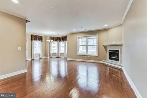 200 Ernest Way #218, Philadelphia, PA 19111