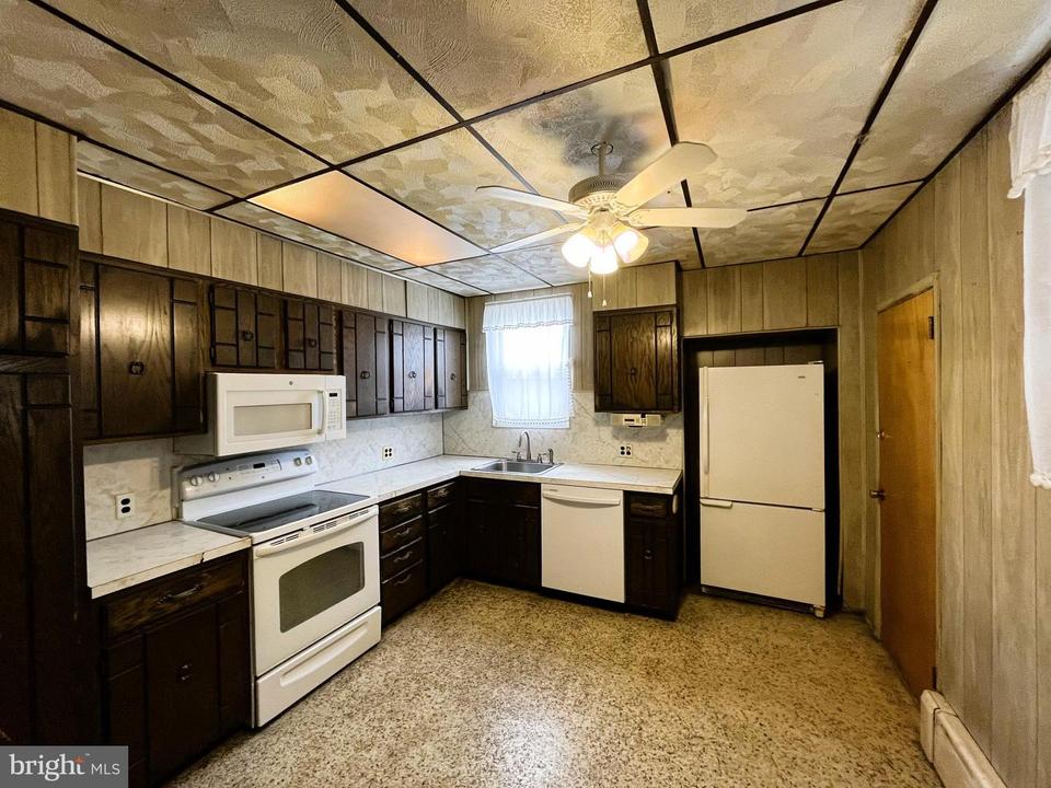  3543 Tudor St, Philadelphia, PA 19136 photo 5